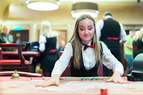 poker dealer jobs